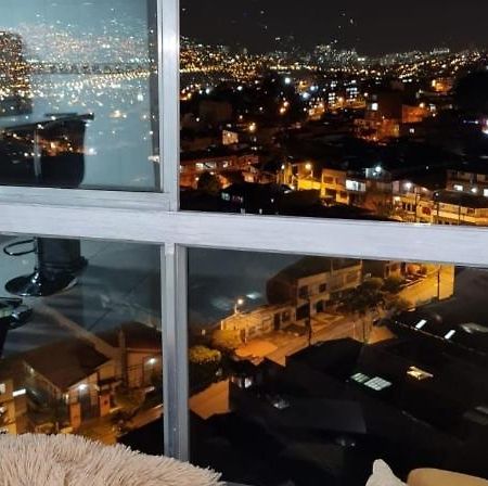 Apartamento Vistas Lindas Cerca Centro Medellin Exterior photo