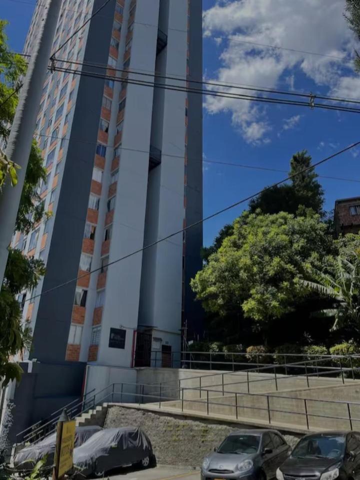 Apartamento Vistas Lindas Cerca Centro Medellin Exterior photo
