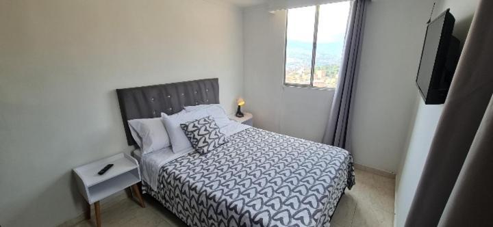 Apartamento Vistas Lindas Cerca Centro Medellin Exterior photo