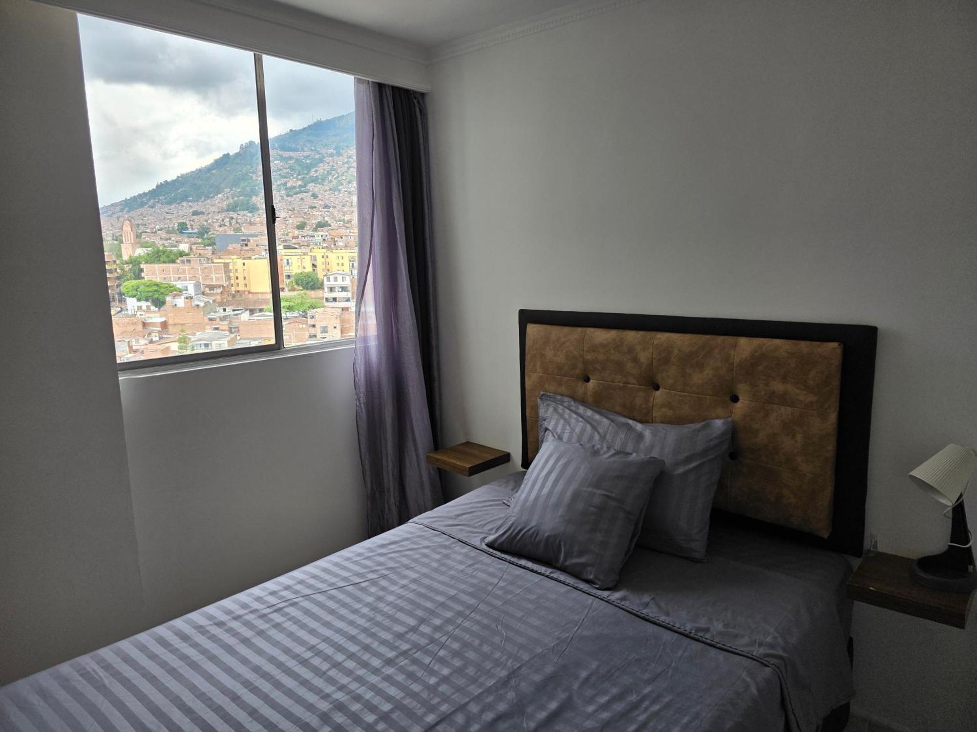 Apartamento Vistas Lindas Cerca Centro Medellin Exterior photo